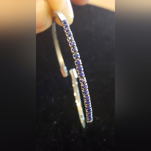 Handmade Silver Tone Round Bracelet with blue beads.🌴 - Picture 6 of 7